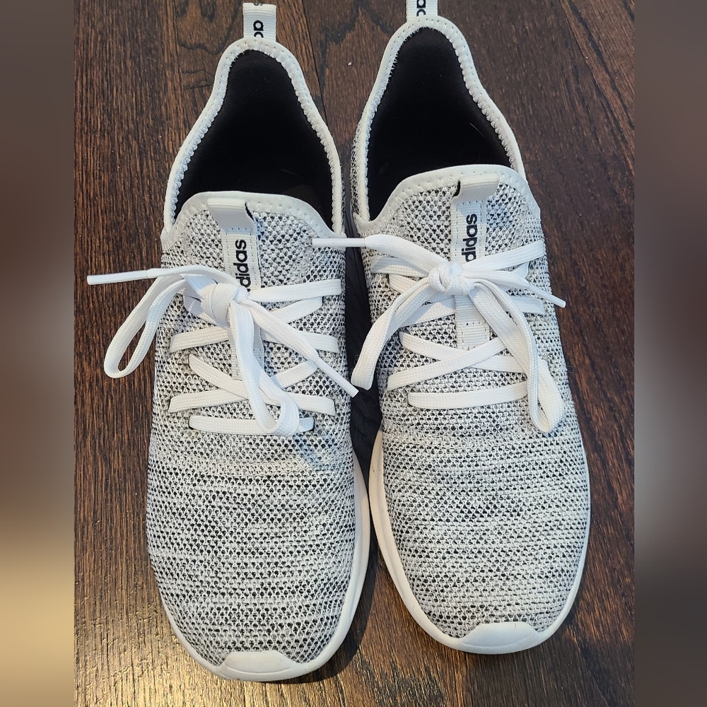 Women's Adidas cloud foam running shoe